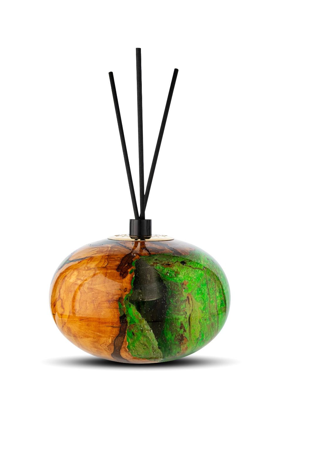 HANDMADE WOOD HOME DIFFUSER GREEN